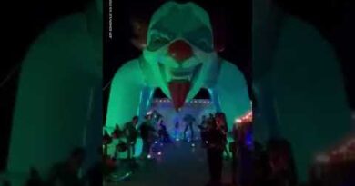 Halloween decorations helps a Florida man to overcome fear of clowns | USA TODAY #Shorts